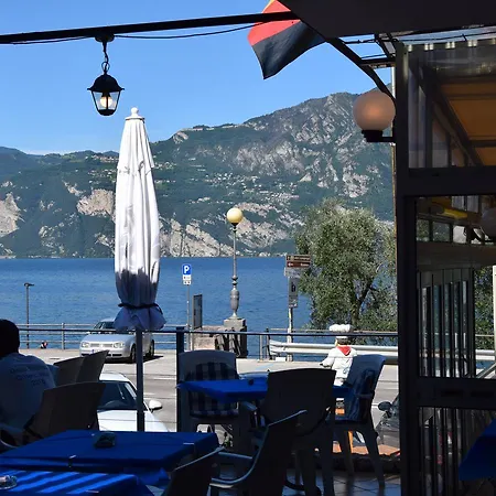 Vela Azzurra Hotel Navene